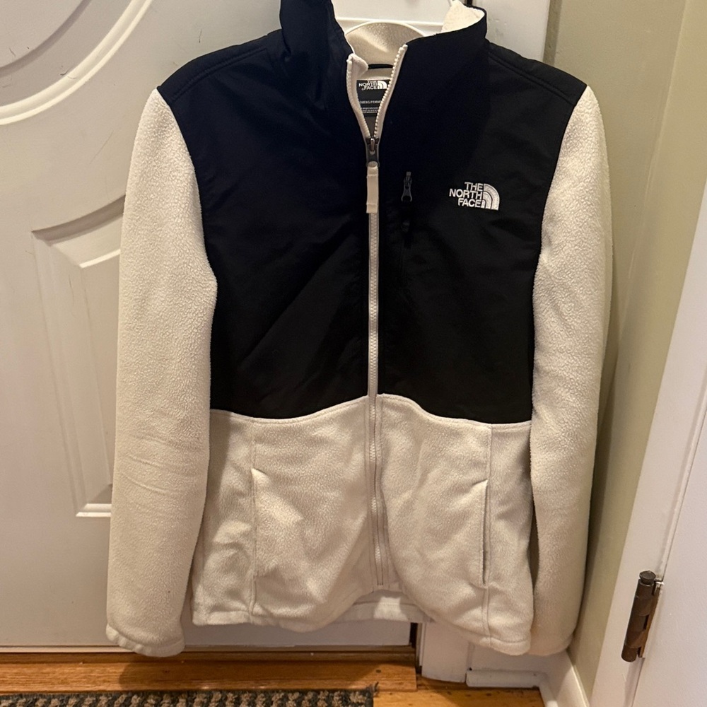The North Face Two-Tone Black and White Jacket Fleece